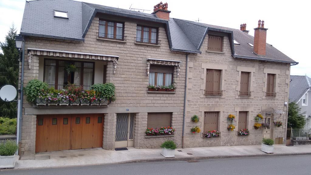 Chambre D'Hotes Des Monedieres Bed & Breakfast Treignac Екстериор снимка